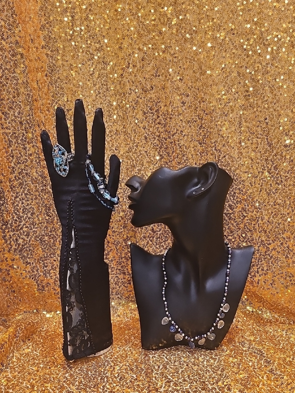 Stylish Silver And Blue Bead And Gem Jewlery Set - Picture 2 of 6